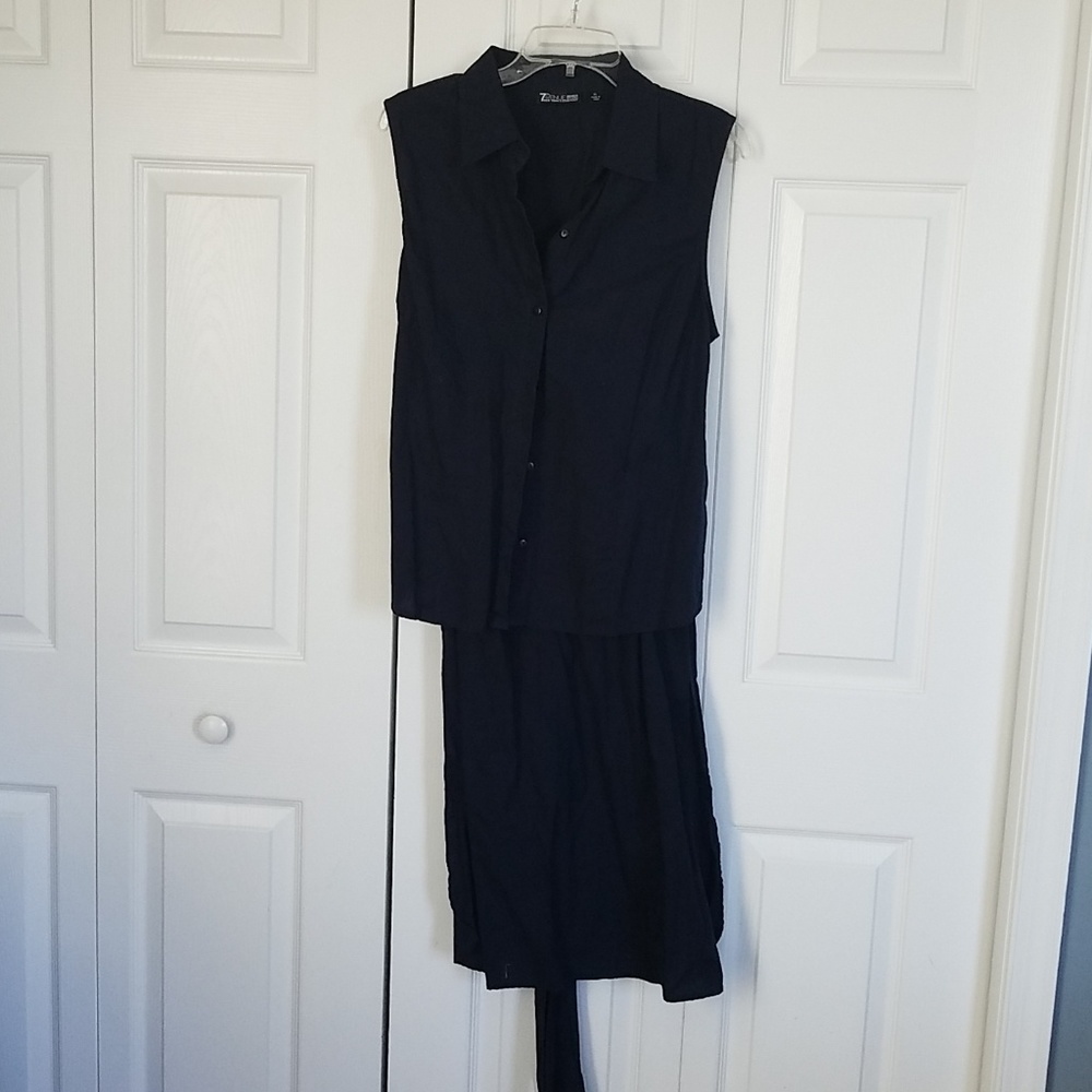 Navy blue hi low shirt